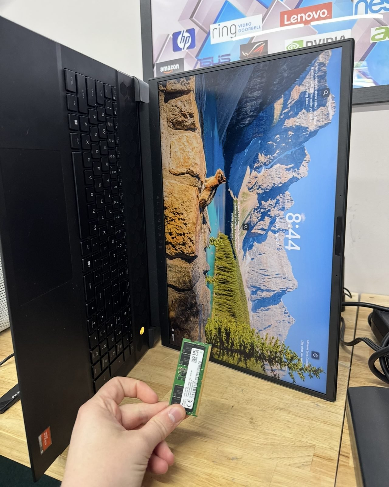 Installing a RAM memory upgrade in a computer at iLuvMyGeek